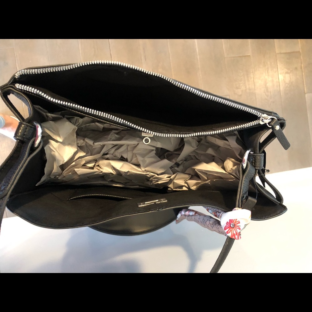 NWT-Nannette lepore Rylie Shoulder Bag - Picture 5 of 7